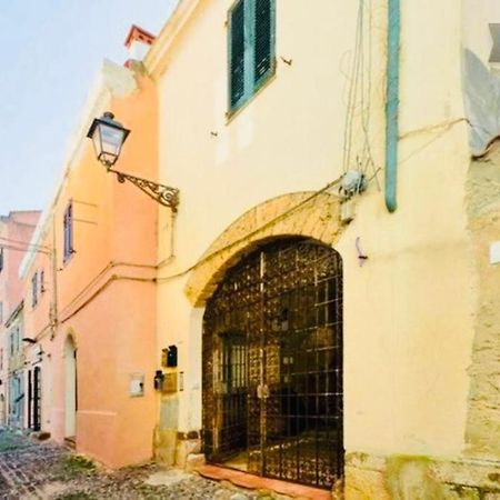 Wonderful Apartment In Old Алгеро Екстериор снимка