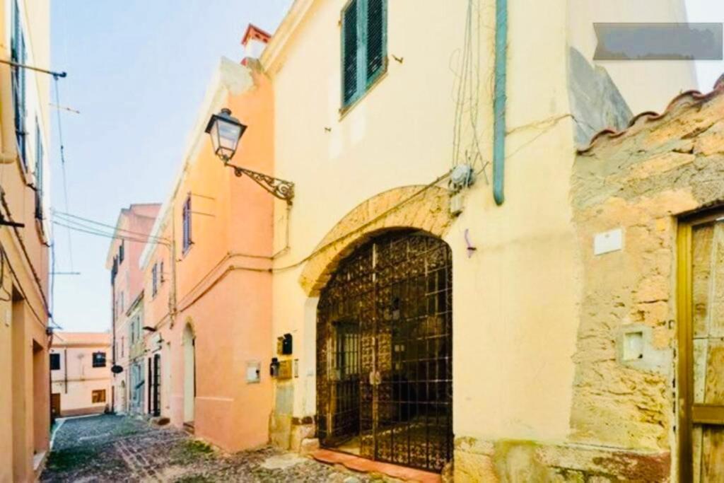 Wonderful Apartment In Old Алгеро Екстериор снимка